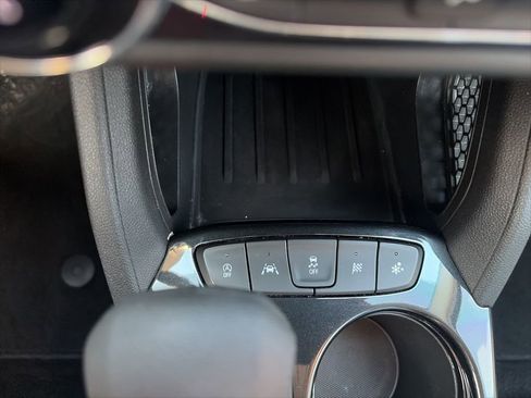 Used 2021 Chevrolet TrailBlazer LT w/ Convenience Package FWD image 20