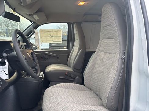 New 2026 GMC Savana 3500 Extended RWD image 12