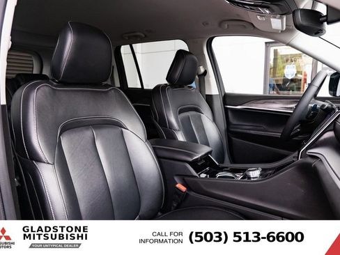 Used 2023 Jeep Grand Cherokee Limited AWD/4WD image 24