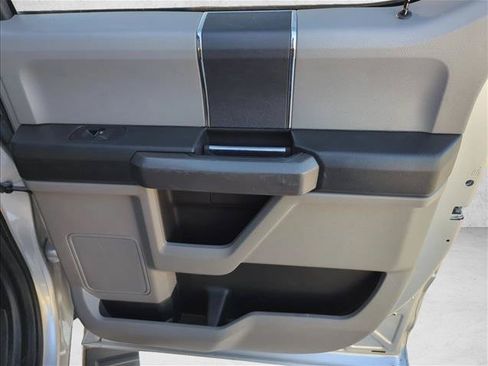Used 2016 Ford F150 XLT AWD/4WD image 24