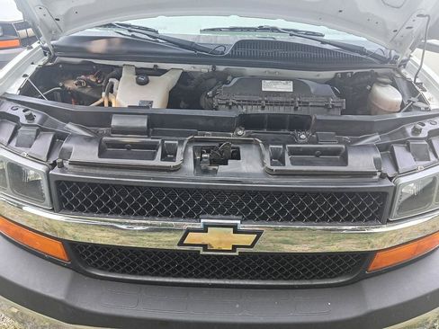Used 2023 Chevrolet Express 3500 w/ Power Convenience Package RWD image 27