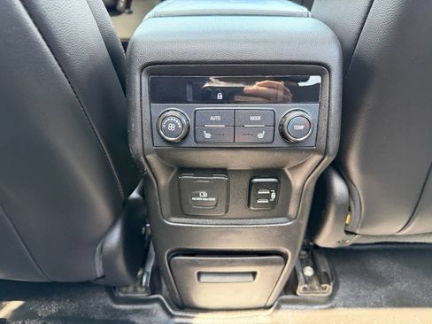 Used 2018 GMC Acadia Denali w/ Technology Package AWD/4WD image 28
