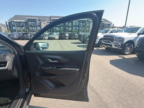 Used 2021 GMC Terrain SLT w/ Elevation Edition AWD/4WD image 28