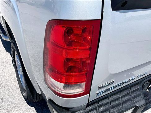 Used 2010 GMC Sierra 1500 SLE w/ Power Pack Plus RWD image 22