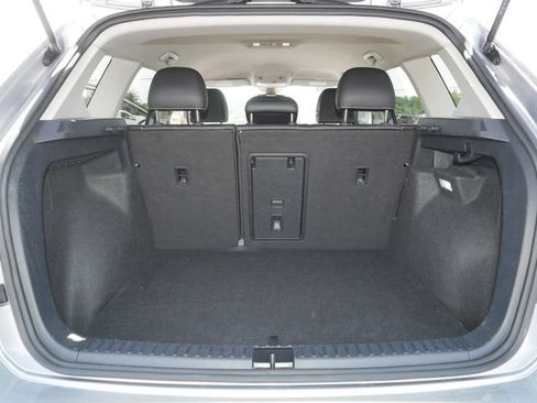 Certified 2025 Volkswagen Taos SE AWD/4WD image 18