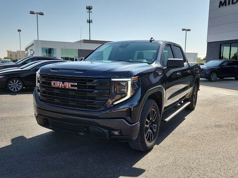 Used 2026 GMC Sierra 1500 Elevation AWD/4WD image 2