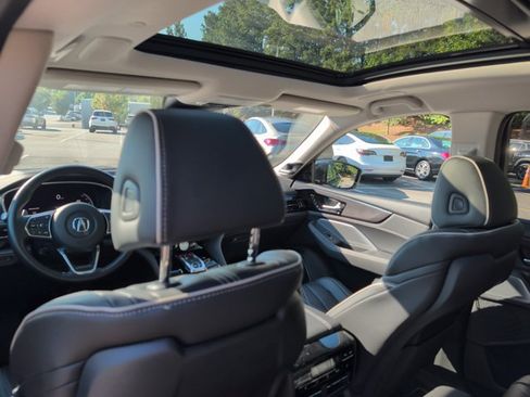 Used 2025 Acura MDX w/ Advance Package AWD/4WD image 18