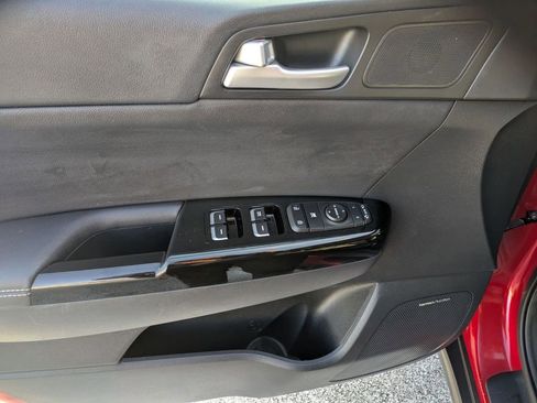 Used 2021 Kia Sportage EX w/ EX Technology Package image 9