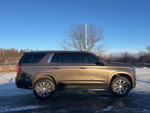 Used 2021 Chevrolet Tahoe LT image 3
