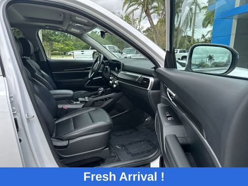 Used 2025 Kia Telluride S FWD image 29