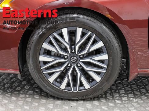 Used 2024 Nissan Altima 2.5 SV FWD image 29