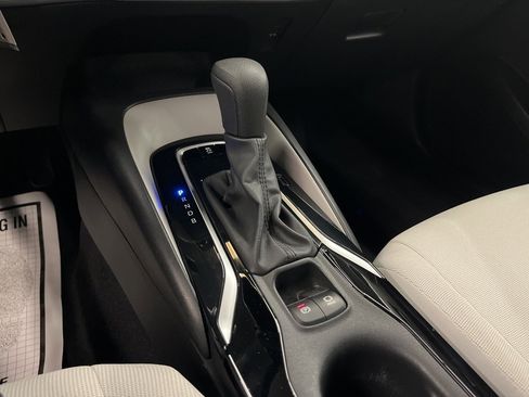 Used 2020 Toyota Corolla LE image 23