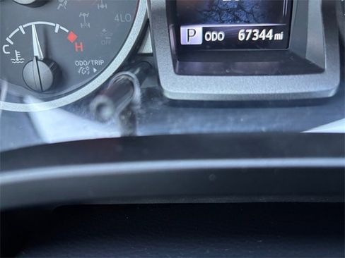 Used 2021 Toyota Tacoma TRD Off-Road w/ Technology Package image 19