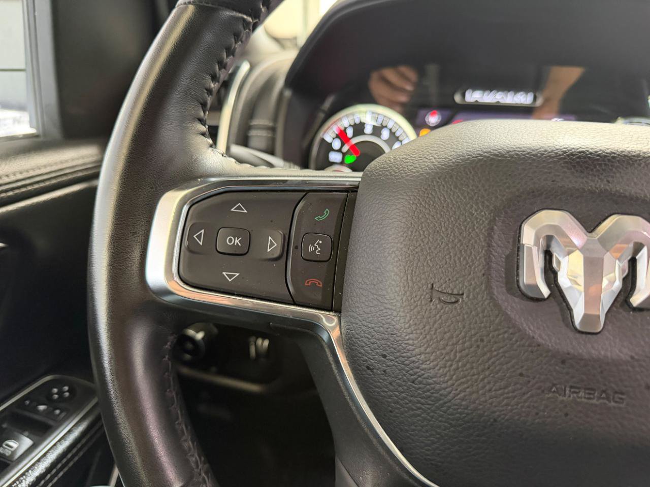 Used 2024 RAM 1500 Laramie AWD/4WD image 30