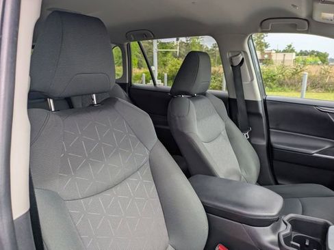 Used 2024 Toyota RAV4 XLE FWD image 34