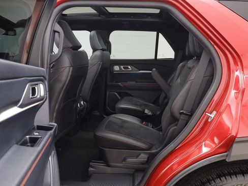 Used 2025 Ford Explorer ST w/ Sun And Sound Package image 13