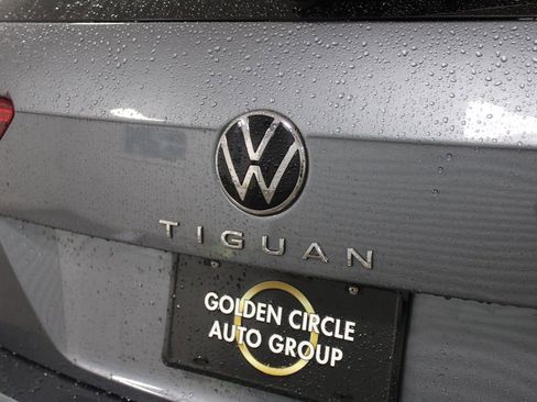 Used 2024 Volkswagen Tiguan SE image 13