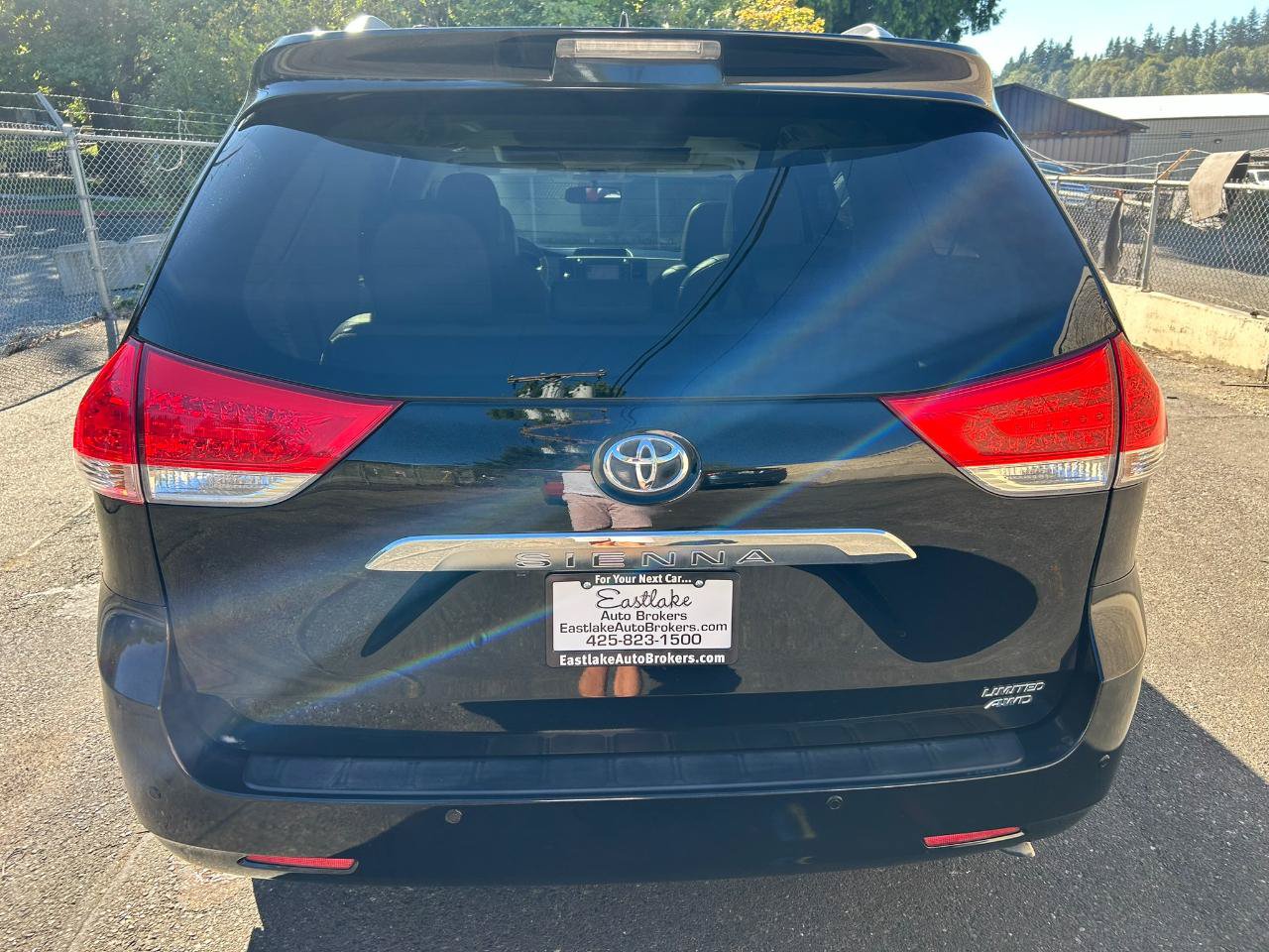 Used 2012 Toyota Sienna Limited w/ Premium Pkg AWD/4WD image 6