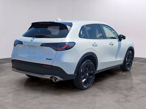 Certified 2025 Honda HR-V Sport image 4