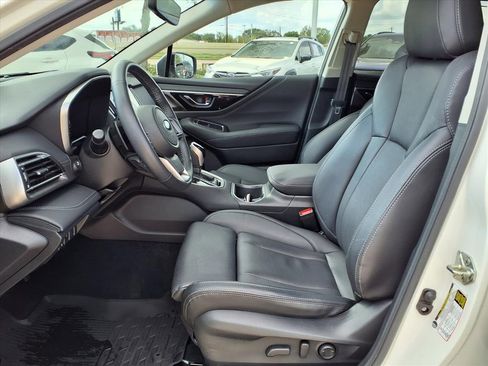 Used 2021 Subaru Outback Limited image 3
