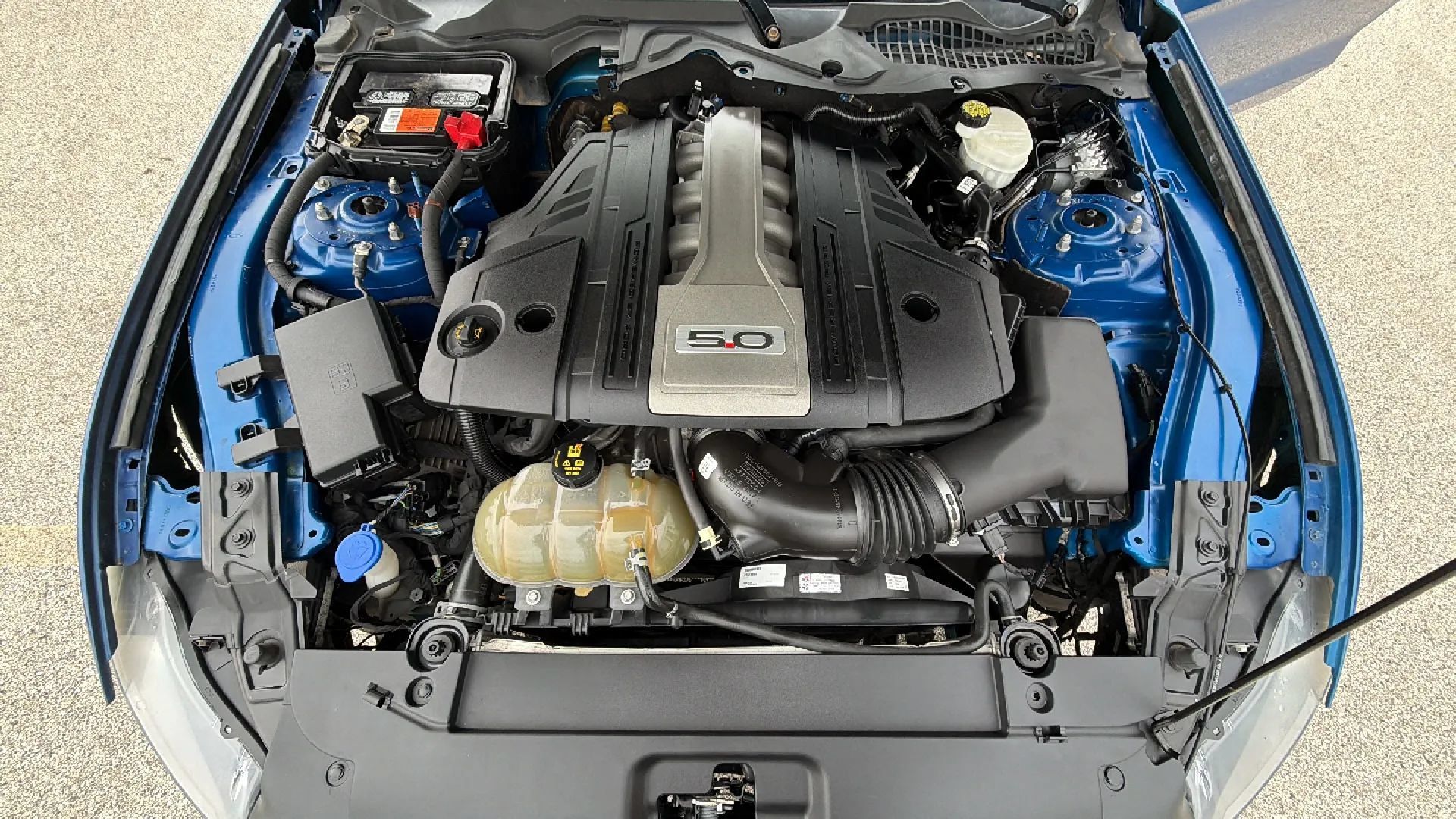 Used 2017 Ford Mustang GT Premium RWD image 32