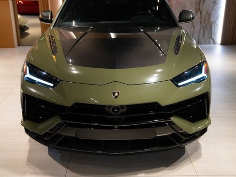 Used 2023 Lamborghini Urus Performante AWD/4WD image 21
