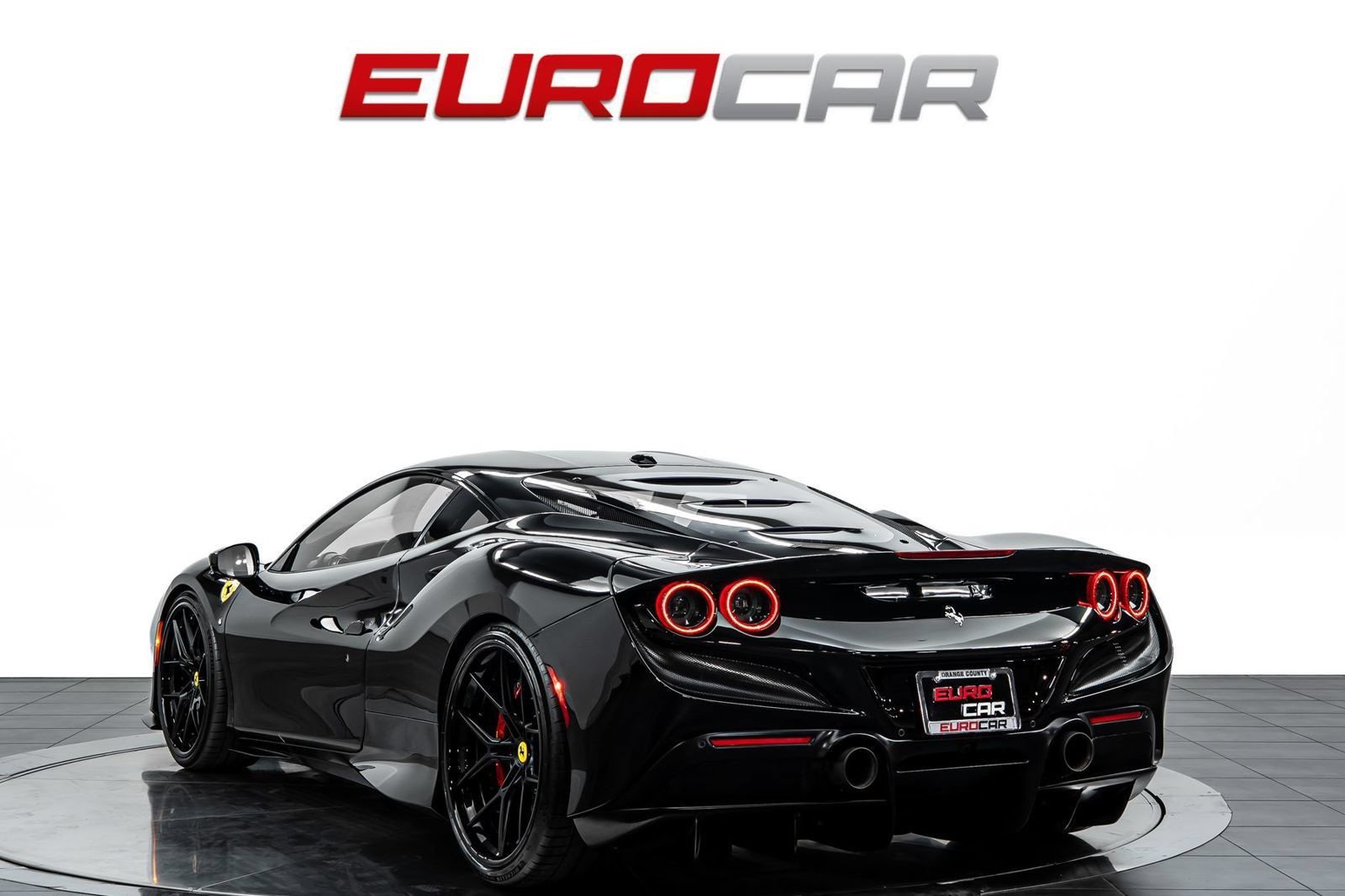 Used 2021 Ferrari F8 Tributo RWD image 3