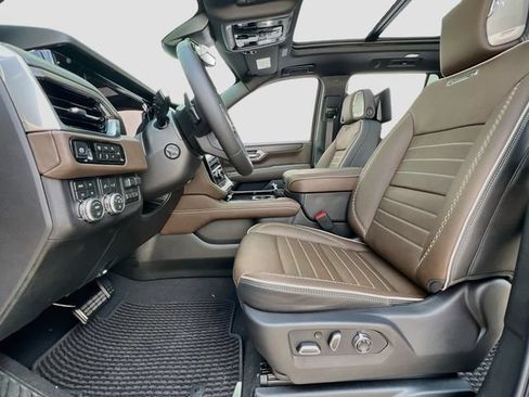 New 2026 GMC Yukon Denali Ultimate AWD/4WD image 15