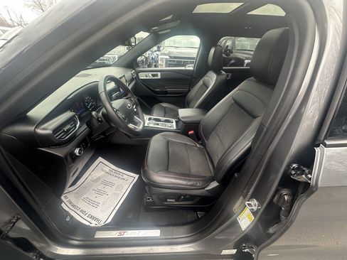 Used 2023 Ford Explorer ST-Line w/ Class IV Trailer Tow Package AWD/4WD image 9