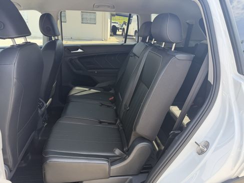 Used 2024 Volkswagen Tiguan SE FWD image 13