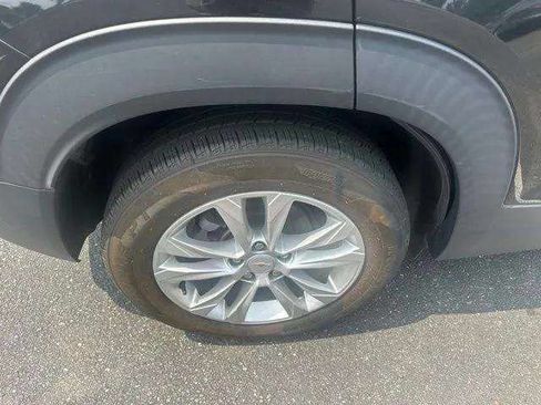 Used 2023 Chevrolet TrailBlazer LS FWD image 19