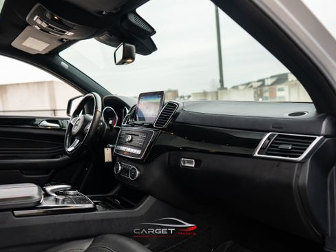 Used 2018 Mercedes-Benz GLE 43 AMG 4MATIC w/ Premium 3 Package image 15