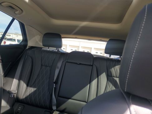 Used 2023 Buick Envision Avenir image 29