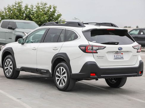 Used 2024 Subaru Outback Premium AWD/4WD image 7