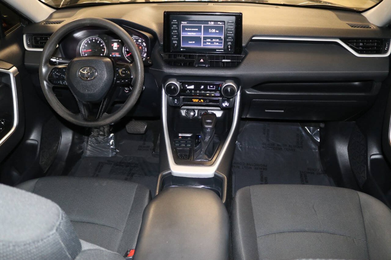 Used 2020 Toyota RAV4 LE w/ Carpet Mat Package AWD/4WD image 16