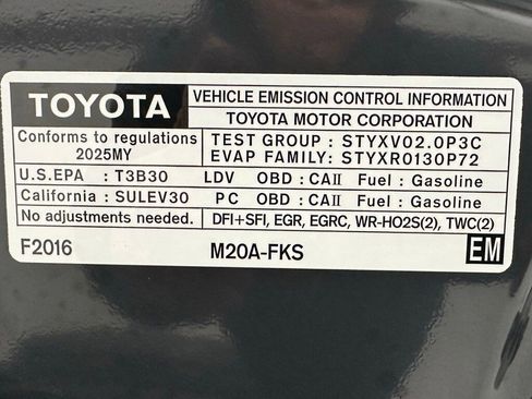 Used 2025 Toyota Corolla LE image 67