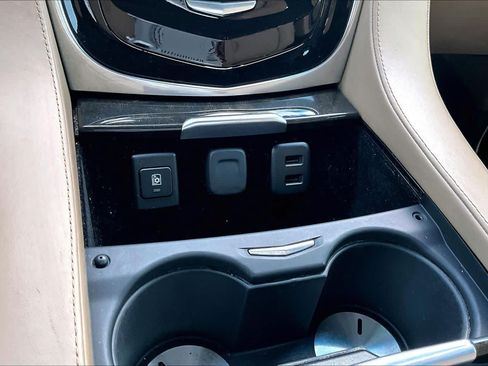 Used 2020 Cadillac Escalade Platinum AWD/4WD image 35
