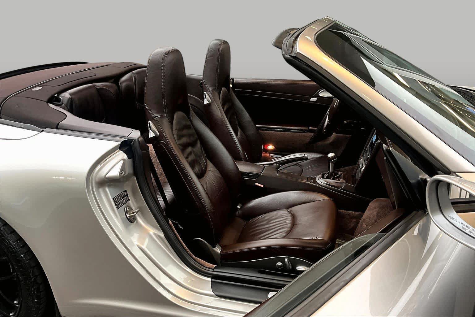 Used 2006 Porsche 911 Carrera RWD image 8