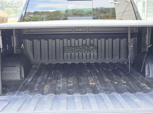 Used 2024 Chevrolet Silverado 1500 High Country w/ High Country Premium Package AWD/4WD image 29