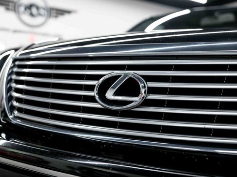 Used 2004 Lexus LS 430 RWD image 14