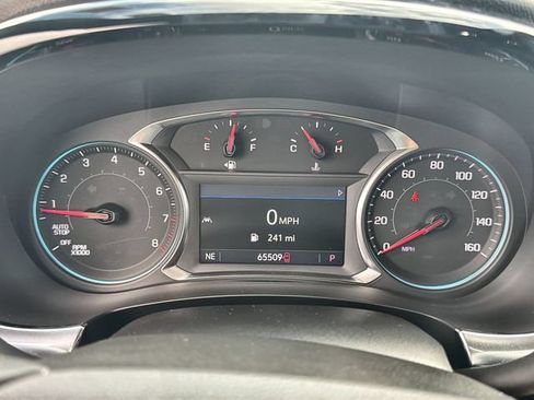 Used 2023 Chevrolet Traverse LT FWD image 12