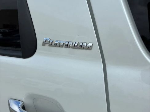 Used 2014 Toyota Sequoia Platinum RWD image 14