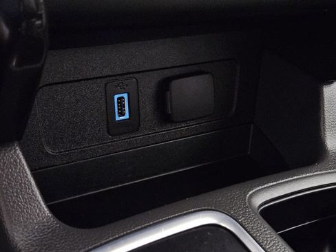 Used 2017 Ford Escape Titanium FWD image 16