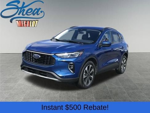 Used 2023 Ford Escape Platinum image 1