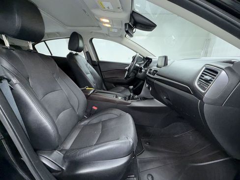 Used 2017 MAZDA MAZDA3 Grand Touring w/ Premium Equipment Package FWD image 4