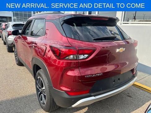 Used 2024 Chevrolet TrailBlazer LT w/ LT Cold Weather Package FWD image 7