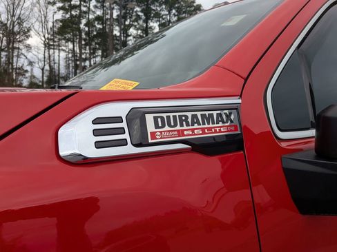 Used 2024 GMC Sierra 3500 SLE w/ SLE Value Package image 4