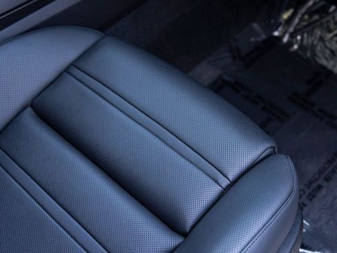 Certified 2025 Porsche Cayenne Coupe image 97