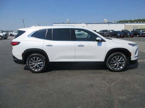 Certified 2025 Buick Enclave Preferred FWD image 5