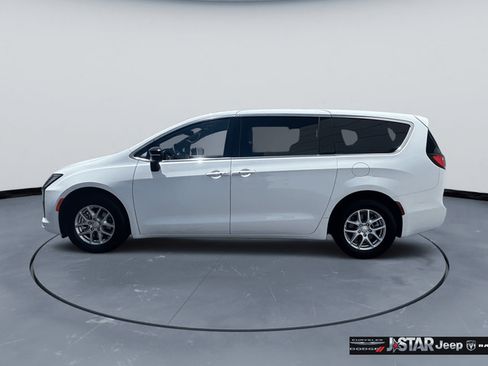 New 2027 Chrysler Pacifica Select w/ Family Tech Group FWD image 2
